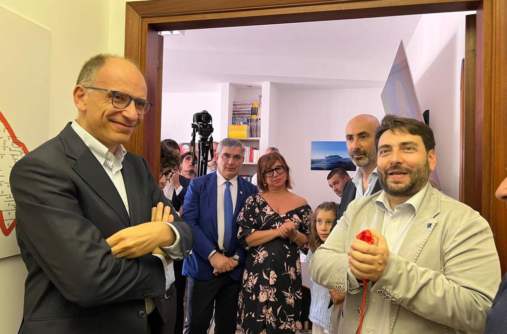 Il PD Abruzzo inaugura la sede nel quartiere Rancitelli a Pescara con il segretario nazionale Letta: “Messaggio bellissimo, siamo in mezzo alla gente”