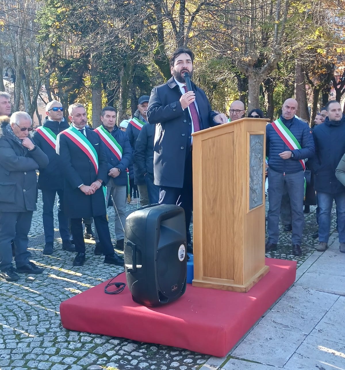 Fina alla manifestazione a difesa dell’ospedale di Tagliacozzo: “Folle declassarlo, amministrazione Marsilio ascolti cittadine e cittadini”