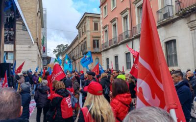 IL PARTITO DEMOCRATICO IN PIAZZA CON I SINDACATI  PER LO SCIOPERO GENERALE DI OGGI